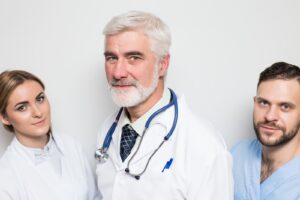 Professionnels libéraux associés en SELARL accompagnés par un expert-comptable Adheo